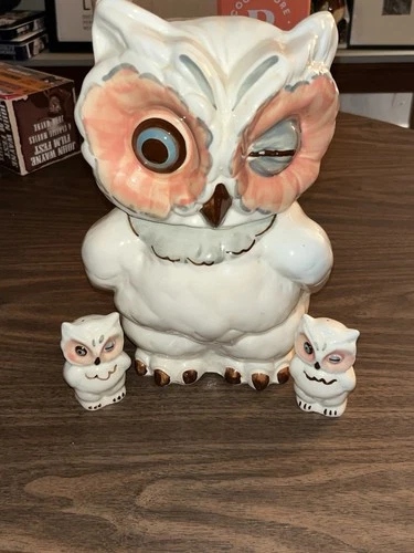 Vintage Shawnee Pottery 1940's Winking Owl Cookie Jar MINT Condition USA
