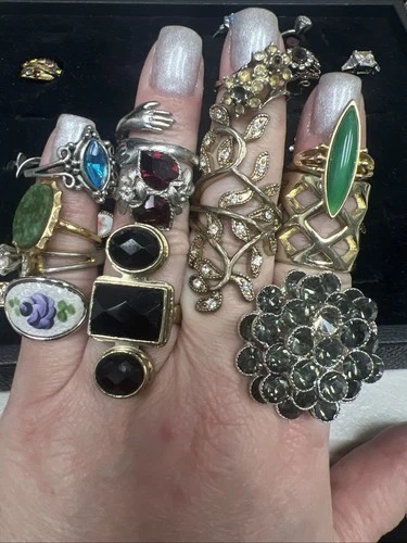 Costume Jewelry 33 RINGS! Vintage to Modern Jewelry Lot Rhinestones