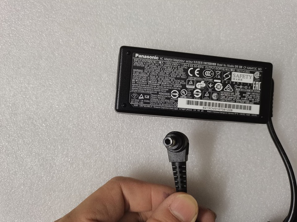 Cf-aa6373a M2 Adapters | Genuine Panasonic Cf-aa6373a M2 Laptop Adapter Charger In Singapore - Foto 2