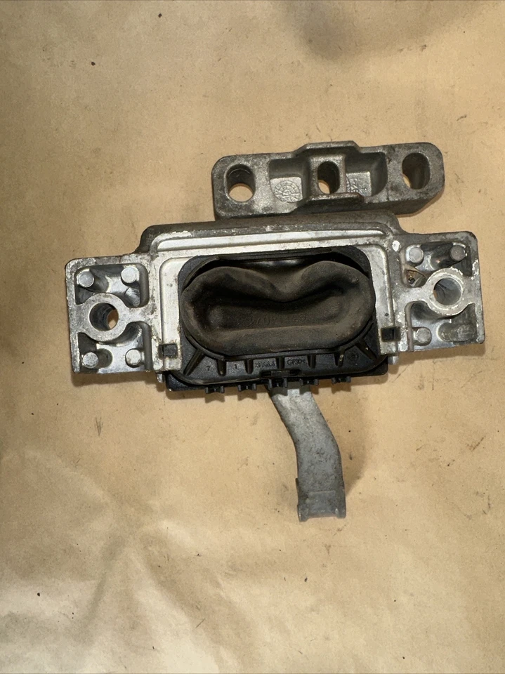 V026 para Audi A3 Quattro 2015-2018 / Audi S3 GAS montaje de motor derecho Foto 3 de 4