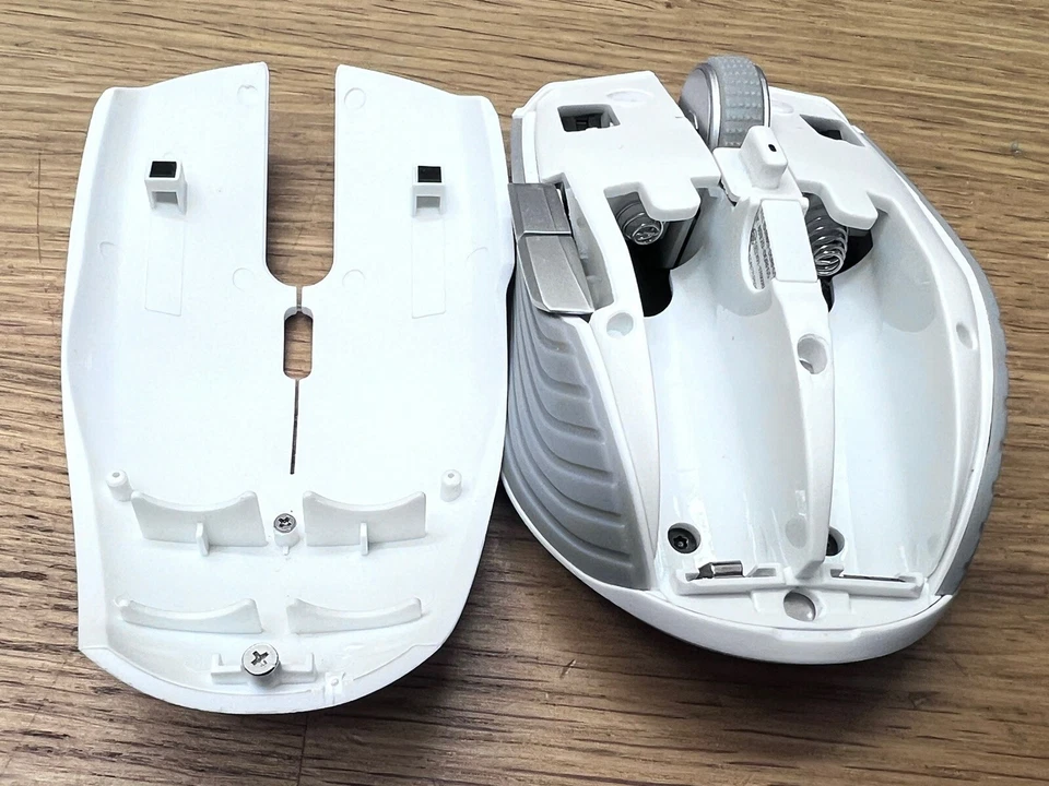 Razer Mercury ATHERIS Wireless Bluetooth Mouse 7200 DPI RC30-021702 W/Receiver - Image 2 of 4