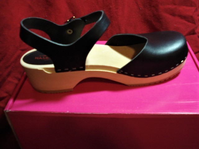 swedish hasbeens covered low