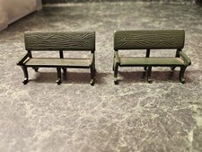 DEPT 56 GREEN METAL PARK BENCHES 51098 CHRISTMAS HOLIDAY VILLAGE