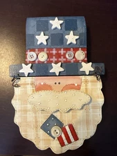 Patriotic Uncle Sam Santa Wooden Wall Hanging – Americana Rustic Country Décor
