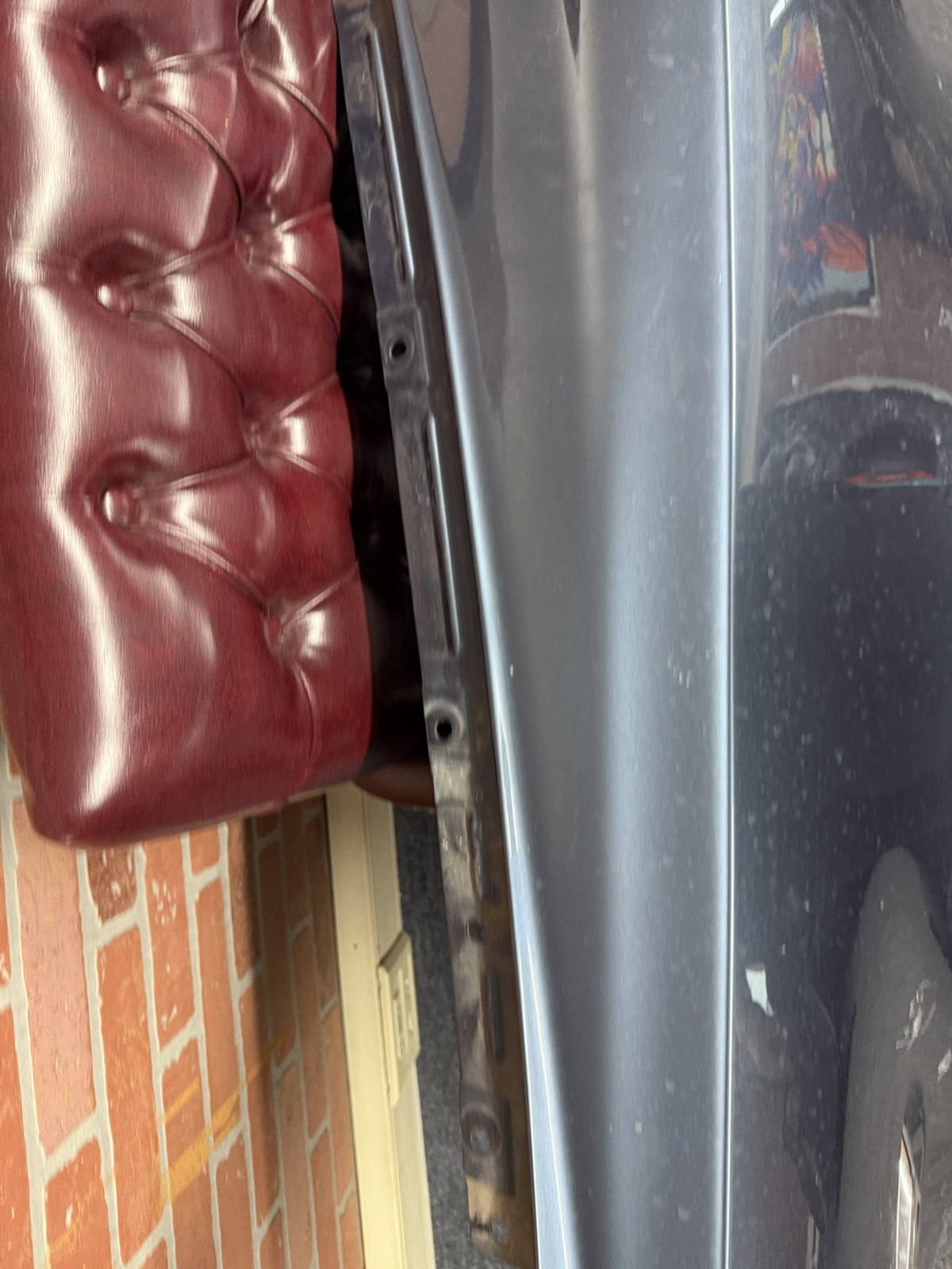 BENTLEY BENTAYGA FRONT RIGHT PASSENGER SIDE FENDER COVER PANEL OEM 2017 - 2020