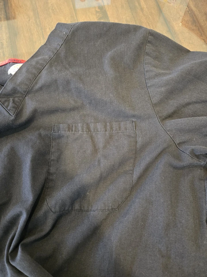 Blusa Médica Dickies Grande Hombre - Negra Foto 4 de 4