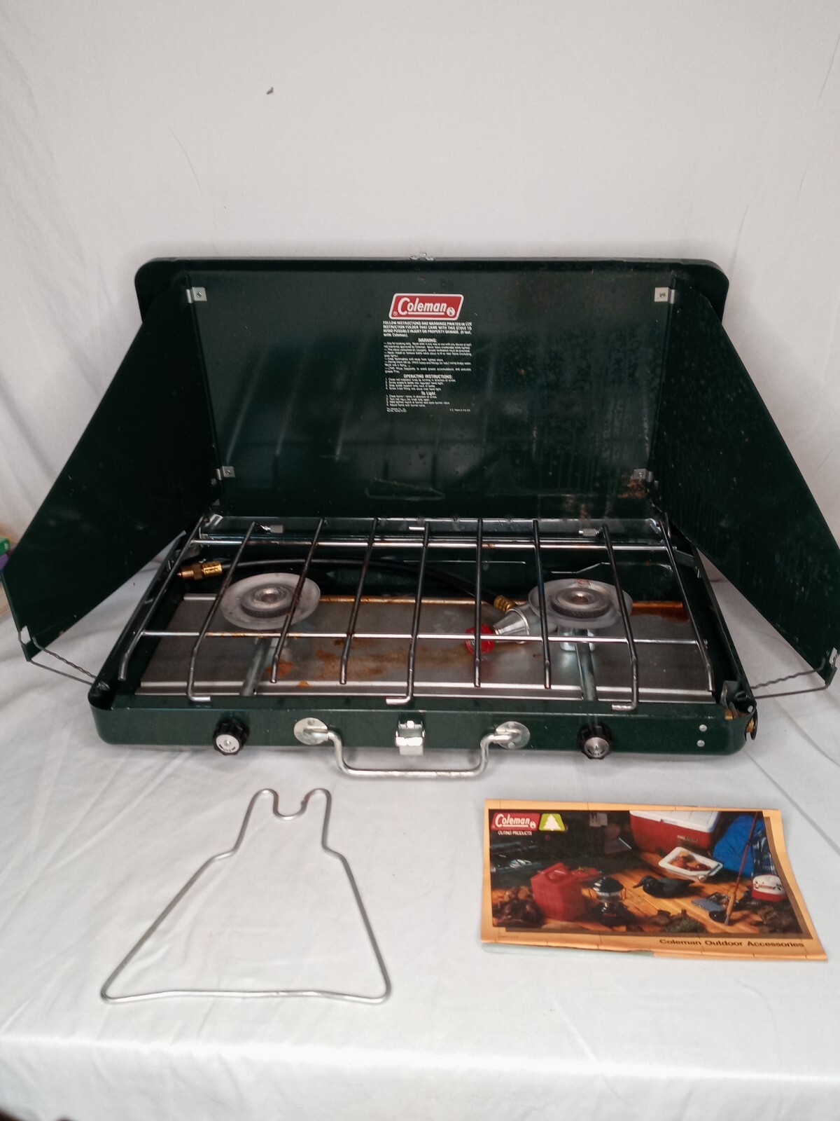 VINTAGE COLEMAN 2 BURNER CAMP STOVE & ORIGINAL BOX & REGULATOR MODEL 5400A700 eBay