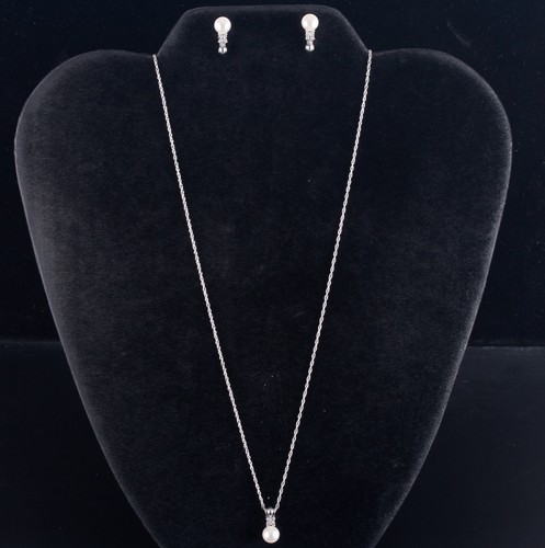 14k White Gold Round Bead Cultured Pearl Diamond Necklace Earring Set .12ctw - Picture 4 of 12