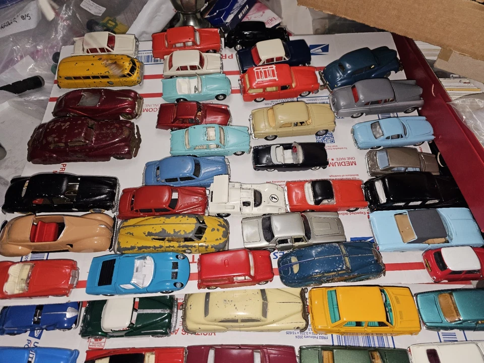 LOTE DE REVENTA! 75+ PIEZAS COCHES DIECAST VINTAGE COMO NUEVOS AÑOS 30-80 REINO UNIDO ALEMANIA ITALIA Foto 4 de 4