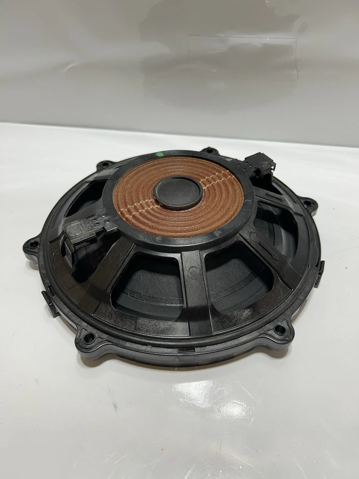 Altavoz subwoofer trasero Harman/Kardon LR4 Land/Range Rover 12-16 OEM Foto 4 de 4
