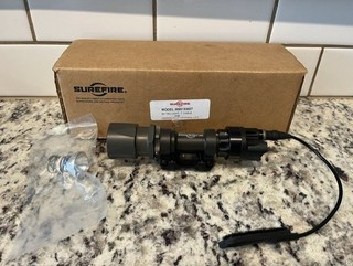 Surefire M951XM07 with pressure pad and extra bulb