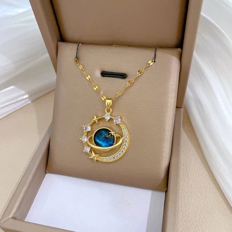 Luxury pendant best sale necklace
