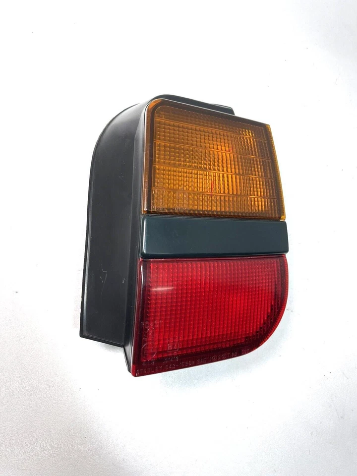 LUZ TRASEIRA DIREITA DO LADO DO MOTORISTA GENUÍNA MITSUBISHI EXPO 92-95 O/S Stanley 043-1536R - Imagem 2 de 4