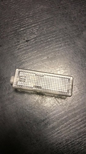 MBA059-31 BMW 1ER E81 E82 E87 E88 INNENAUSSTATTUNG HÖFLICHKEITSLEUCHTE 6961999
