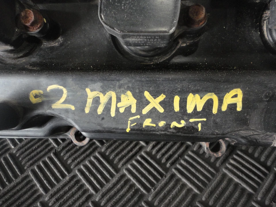 Nissan Máxima 2002 3,5 L V6 Vin D cuarto dígito motor A/T cubierta de válvula delantera Foto 2 de 4