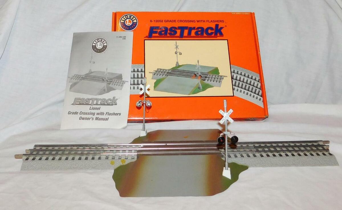 Lionel 6-12052 Fastrack Grade Crossing Bell Sound new Lionel 6-12052 Fastrack Grade Crossing Bell Sound new