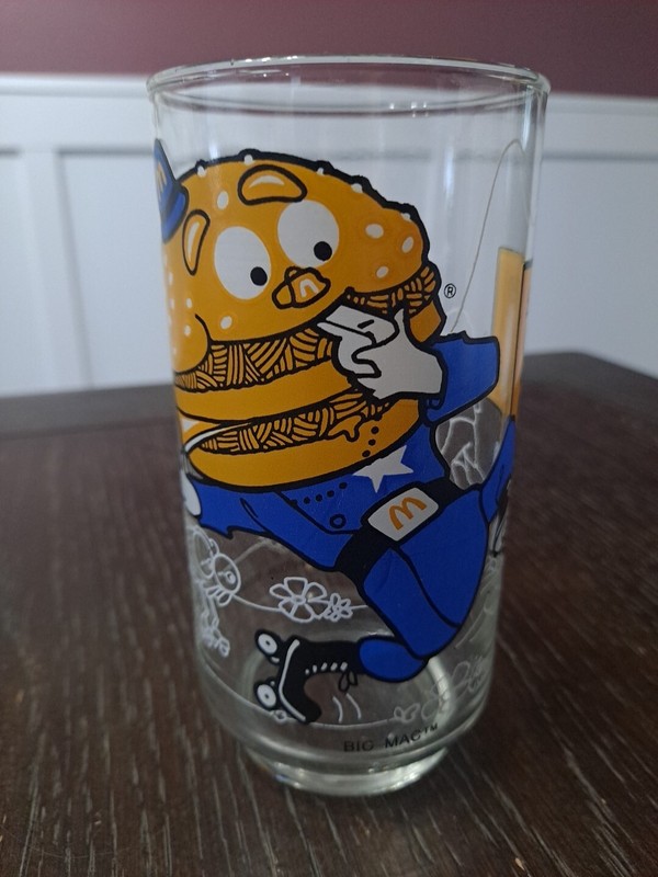 1977 McDonalds Big Mac Collectors Glass Action Series
