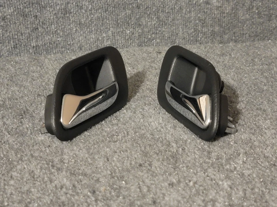 OEM 01-06 ACURA MDX MONTAJE MANIJA PUERTA INTERIOR TRASERA IZQUIERDA Y DERECHA Foto 2 de 4