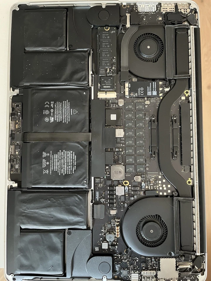 Apple MacBook Pro 11,4 | A1398 | 15,4" | i7-4770HQ | 16 GB | 256 GB SSD - Bild 2 von 4