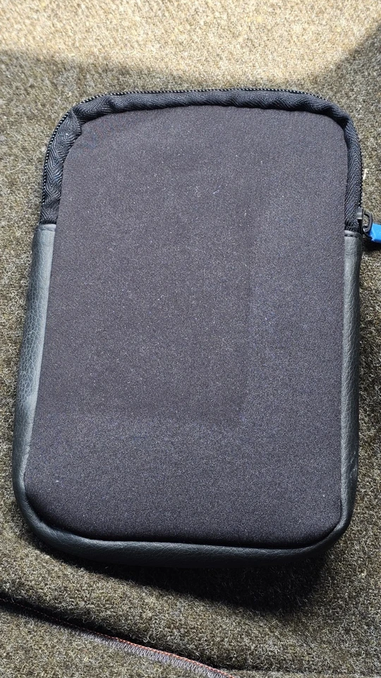 Garmin Universal Carrying Case up to 7-inch - Image 3 of 4
