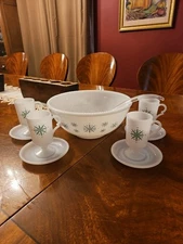 VTG McKee Milk Glass Green Snowflake Tom &Jerry Punch Bowl Beaded Edge & Cups