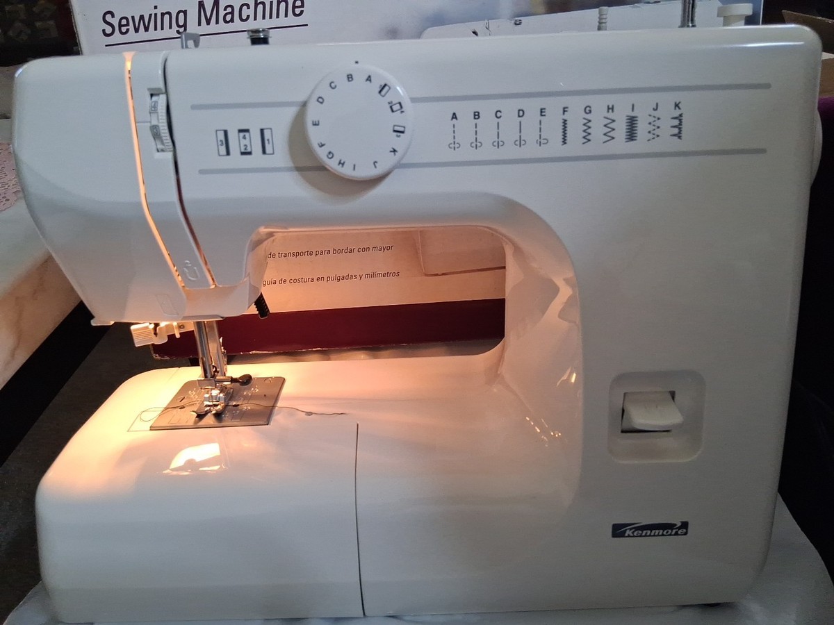 emaked 3箱 Kenmore /Janome Sewing Machine 385.15343600 W/Pedal, Extras, Works