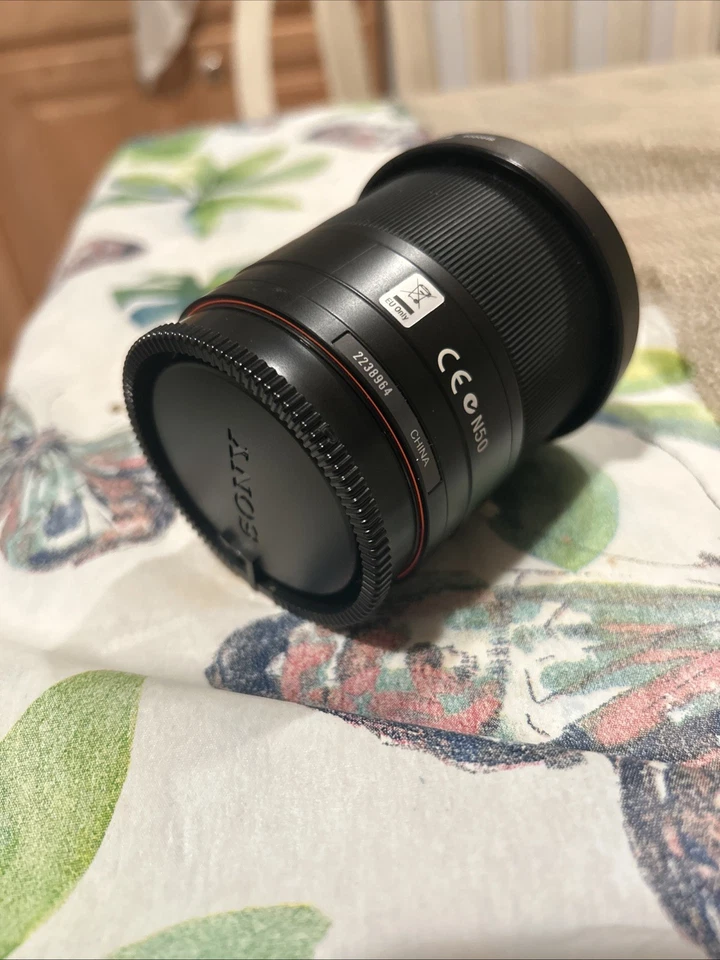 Sony DT 18-70mm f/3.5-5.6 Zoom Lens (A-Mount) – Excellent Condition - Image 3 of 3