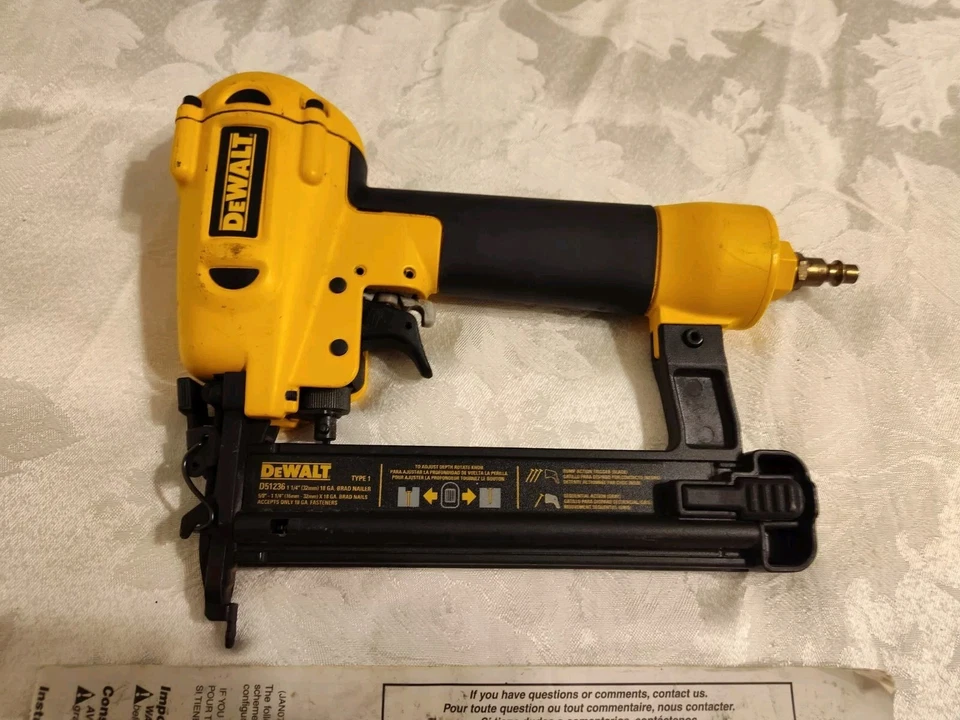 DeWalt D51236 5/8" - 1-1/4" Inch (32mm) 18 Gauge Pneumatic Air Brad Nailer - Image 3 of 4