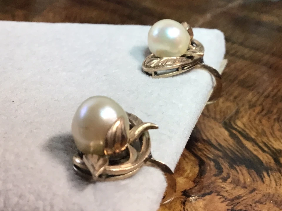 HERMOSOS PENDIENTES DE PERLAS VINTAGE DE ORO ROSA DE 10K DE 7 MM ATORNILLADOS Foto 4 de 4