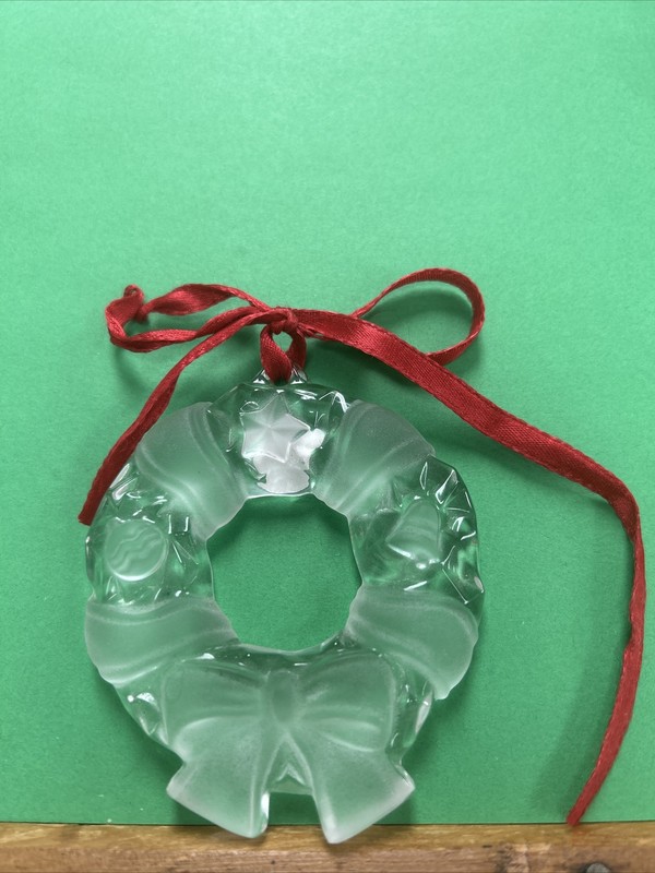 TIFFANY & CO. 1999 Crystal Wreath Christmas Ornament Excellent Condition