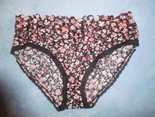NWOT Victoria's Secret Floral Lace Hiphugger Hipster Panty Medium Pink Black