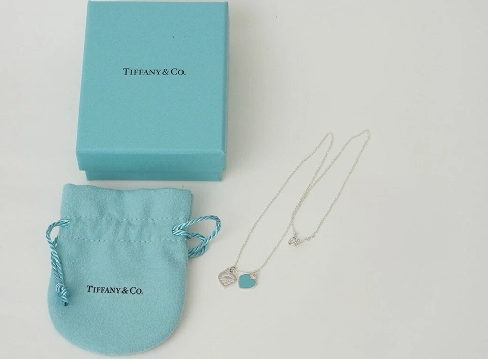 Colar pingente de coração duplo azul Tiffany & Co. (em uma corrente de 18 pol.) - Imagem 3 de 4