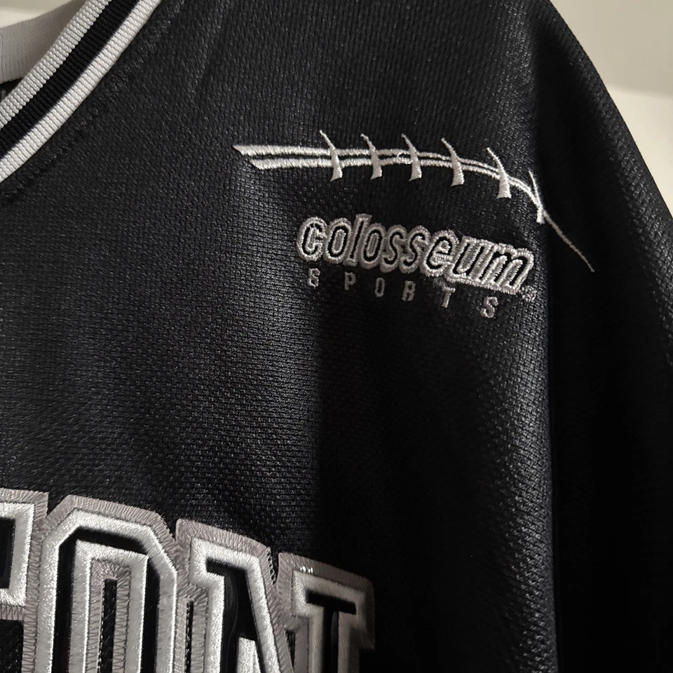 Camiseta de fútbol Colosseum COMPTON negra brillante letra bordada para hombre XL Y2K Foto 3 de 4