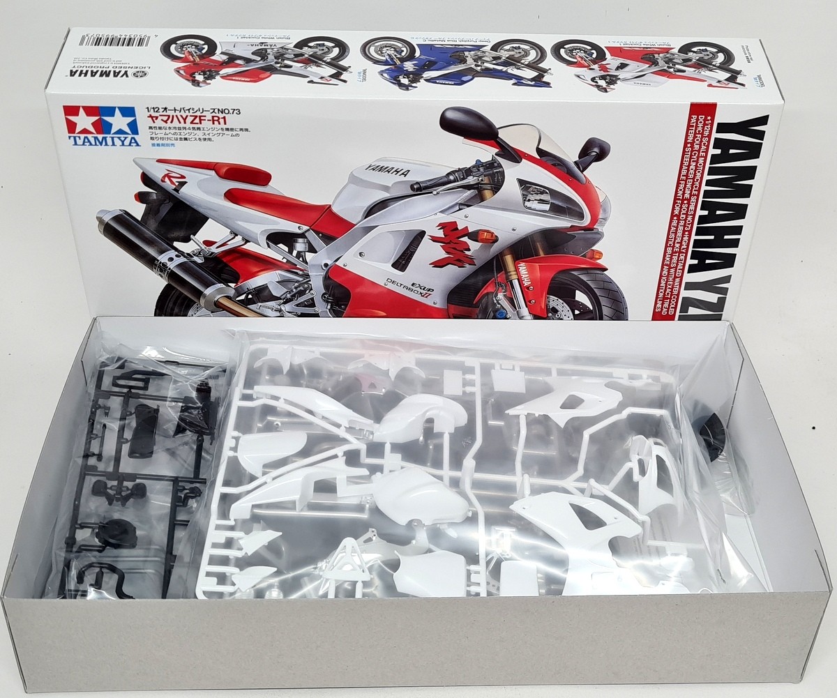 Tamiya 1/12 Yamaha YZF-1000 R1 Plastic Scale - Model Bike Kit