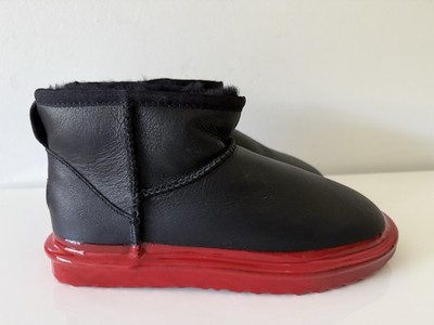 NWOB EMU AUSTRALIA Stinger Micro Dipped Ankle Boots Shoes | US  9 | Black/Red