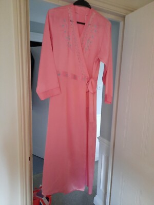 True Vintage 1950s Embroidered Lace/Satin, Pink Dressing Gown/robe