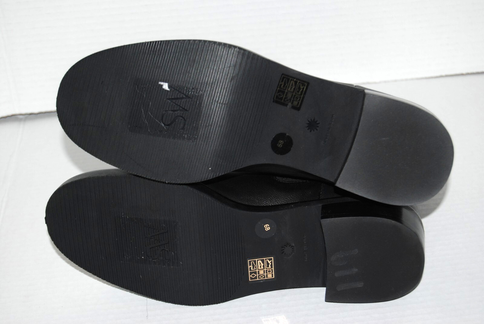 NWOT STUART WEITZMAN CHEALSEA BOOTS BLACK LEATHER WOMEN'S SIZE 6B $595