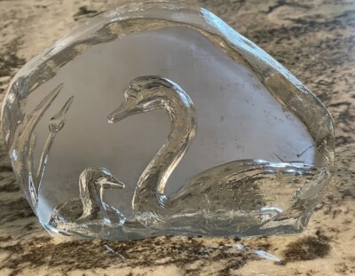 Cristal D Arques Longchamp Art Glass Swan & Cignet Paperweight ~France
