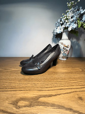Naturalizer leather Mary janes  size 9.5
