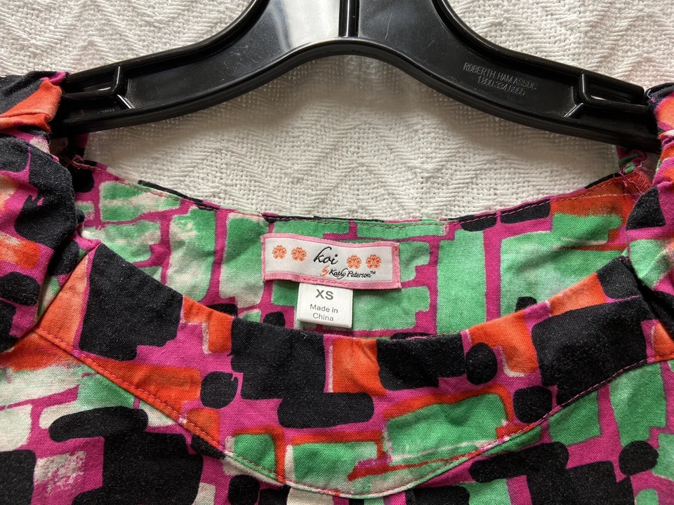 Koi By Kathy Peterson Multicolored Patterned Size XS Scrub Top - Image 2 of 4