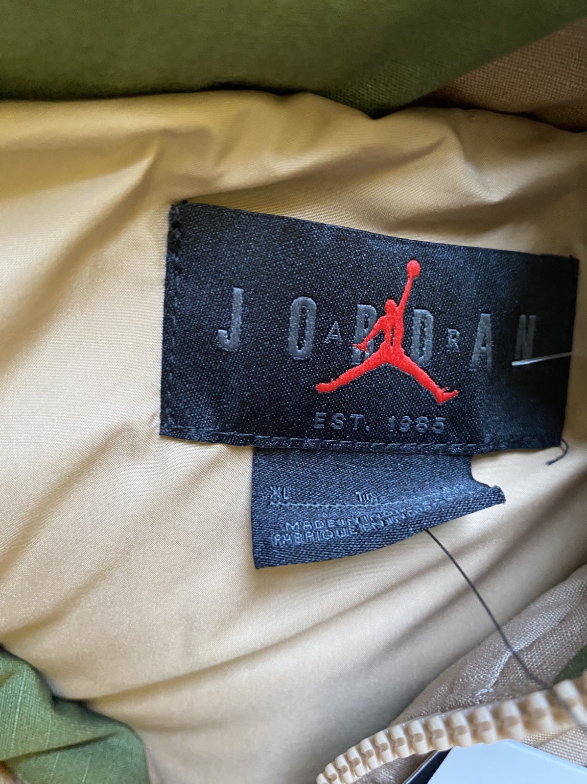 Nike Air Jordan Green Camo Heritage Down Puffer Jacket FB6988-200 Men's Size XL thumbnail 9