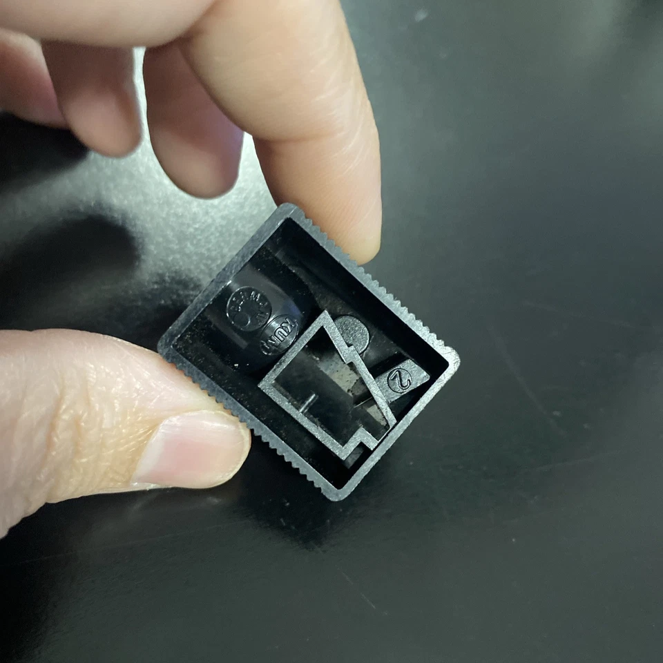 Sacapuntas de maquillaje BOBBI BROWN hecho en ALEMANIA Foto 4 de 4