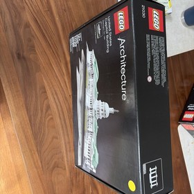 LEGO ARCHITECTURE: United States Capitol Building (21030) ~New / Factory Sealed~