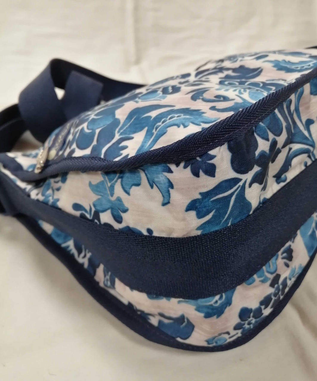 Flower Damask Pattern Shoulder Bag Lesportsac Mod… - image 8