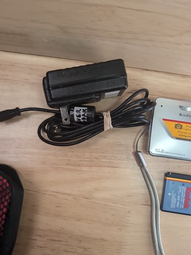 Kodak EasyShare M340 Silver 10.2MP 35mm-105mm Compact Camera - Picture 3 of 14