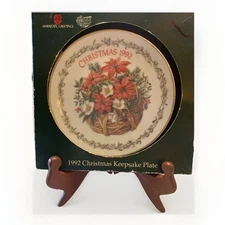 1992 American Greetings Christmas Keepsake Plate Poinsettia & Floral Basket