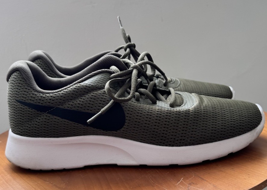 nike tanjun olive green