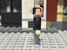 Lego Alfred Pennyworth minifigure from 7783 Batcave: Penguin Freeze Invasion NEW