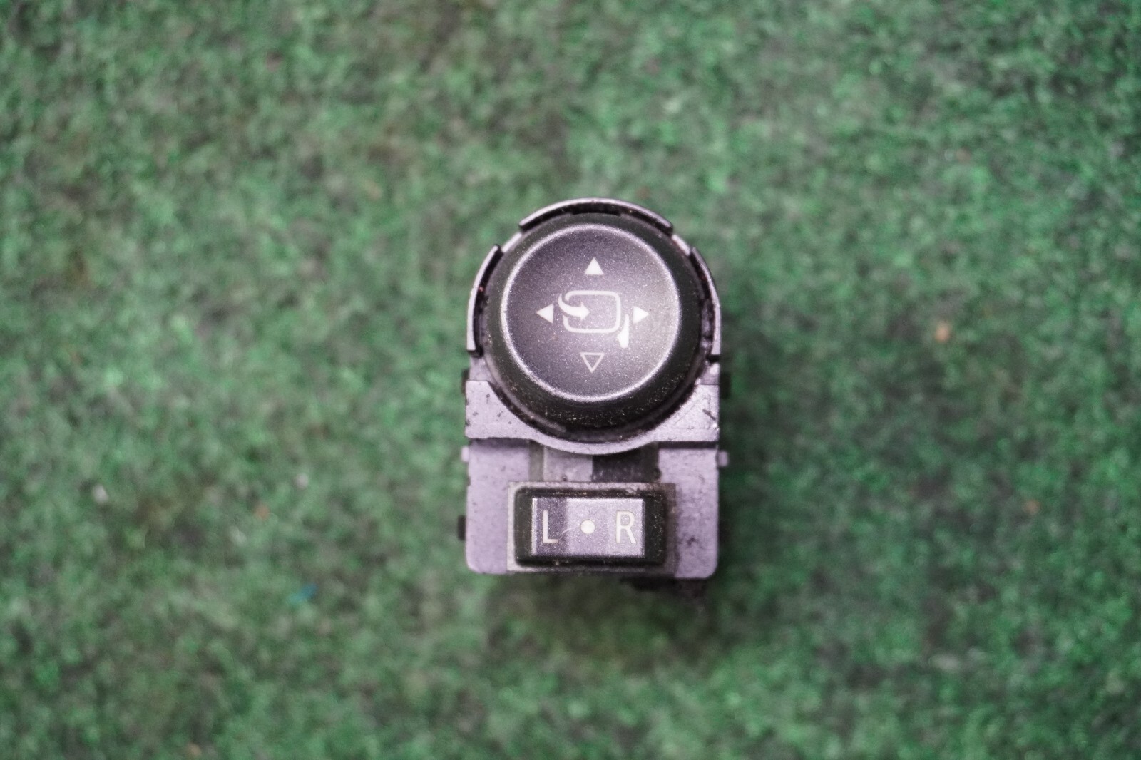2014 2015 2016 CADILLAC SRX LEFT FRONT MIRROR SWITCH OEM 22756623 
