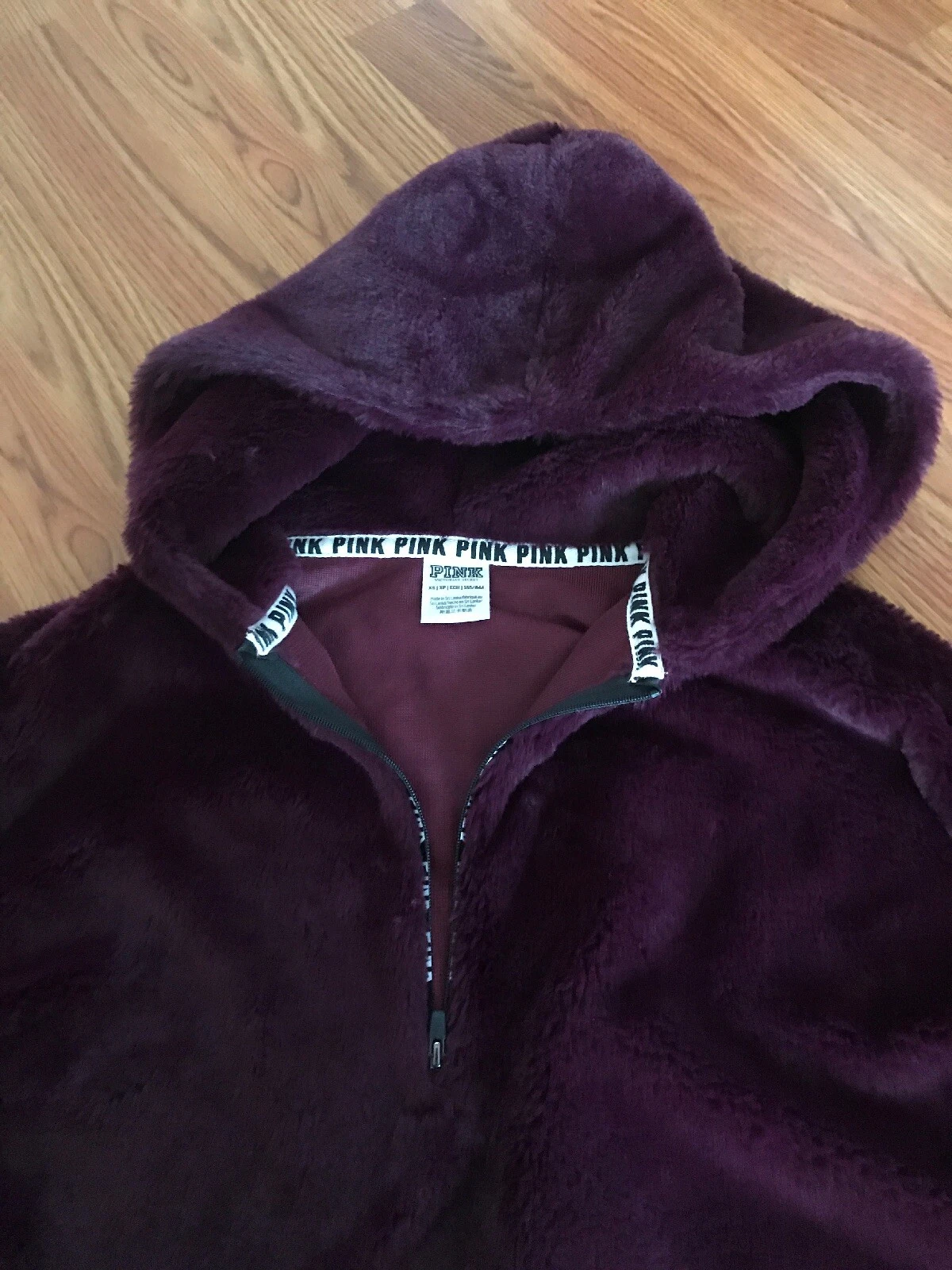 UNDERCOVER Felpa con cappuccio pelliccia rosa Victoria Secret nuova senza etichette